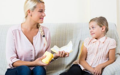 Lo que debe contarle a sus hijas tras la primera mestruación