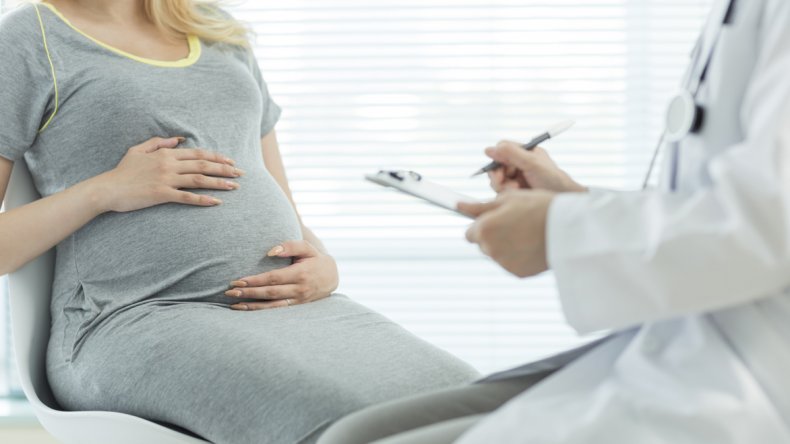 ¿Es mejor la cesárea o el parto natural?