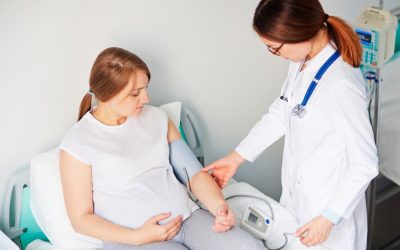 ¿Por qué la preeclampsia puede complicar el embarazo?