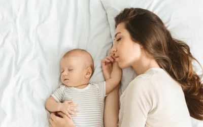 ¿Es mejor que los bebés duerman solos o acompañados?