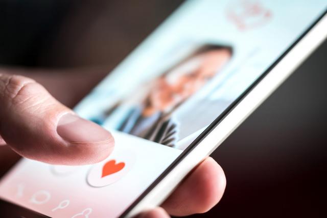 Vacúnate y encuentra el amor: Aplicaciones de citas dan beneficios gratuitos a sus usuarios