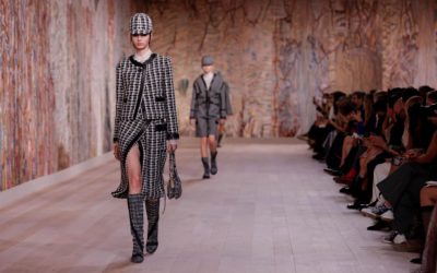 Dior apuesta por el optimismo en una sobria pasarela de Alta Costura