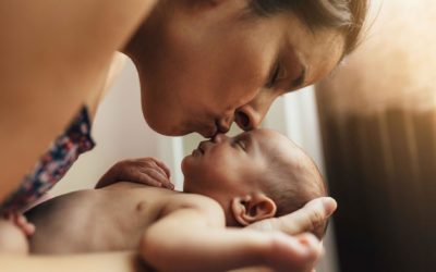La importancia del contacto piel a piel en los bebés