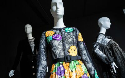 Yves Saint Laurent revive las transparencias con las que quiso empoderar a las mujeres