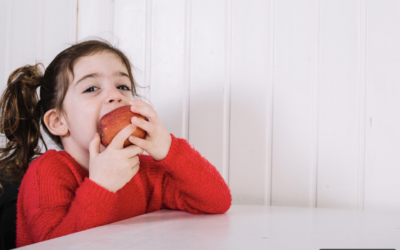 Meriendas escolares: Un dulce peligro para los dientes de los niños