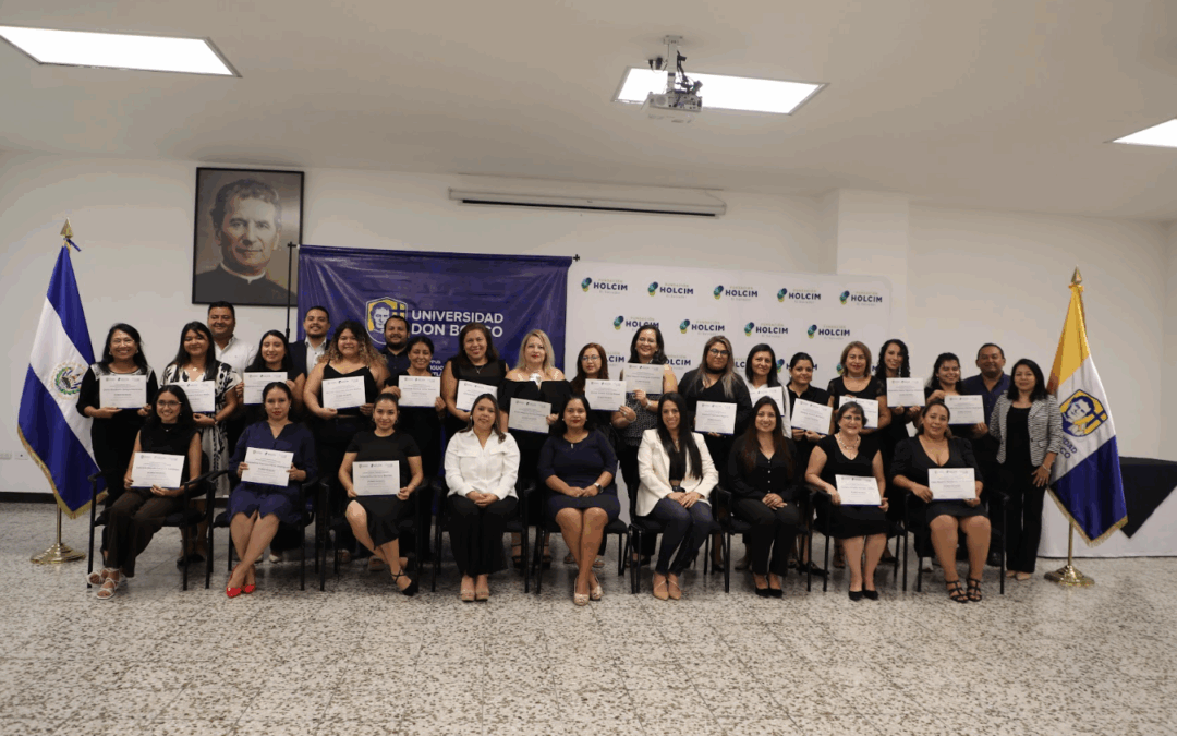 21 mujeres se gradúan del Diplomado para mujeres impulsado por Fundación Holcim y Universidad Don Bosco