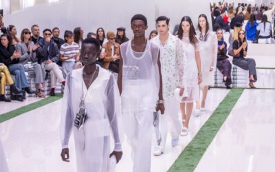 La moda femenina parisina incluye cada vez más hombres sobre la pasarela