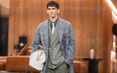 Louis Vuitton exhibe su moda hombre en París en una casa de diseño minimalista